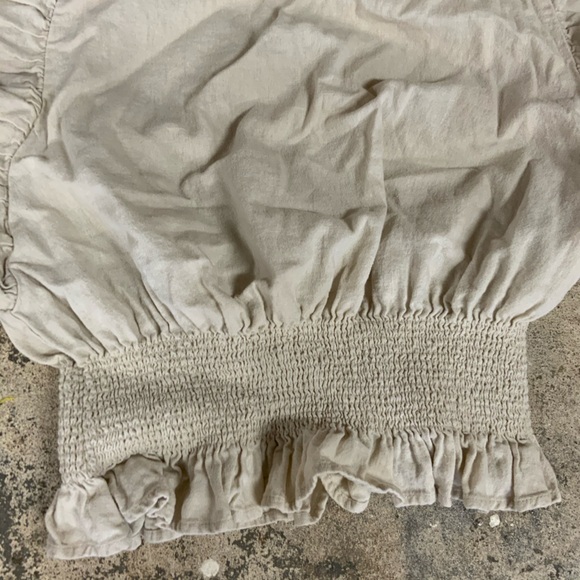 Linen Ruffled Smocked Cropped Blouse Top Shirt Medium Cupcakes & Cashmere -OBO - Picture 5 of 9